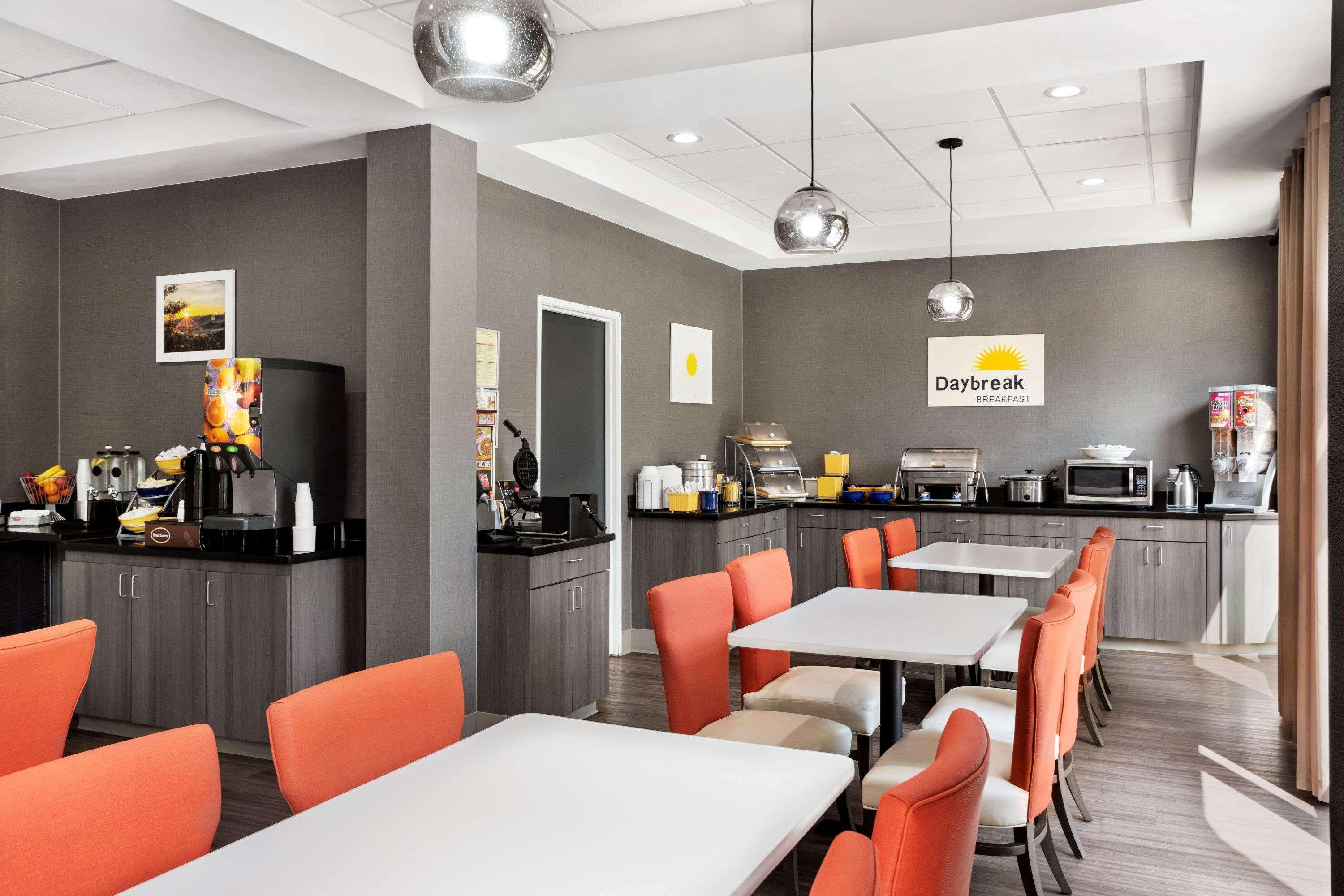 Days Inn & Suites By Wyndham Murfreesboro Exteriör bild