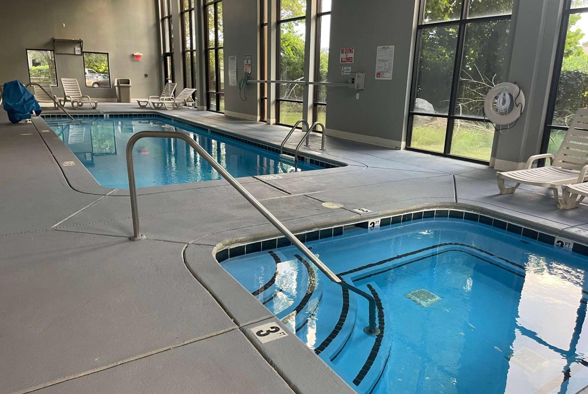 Days Inn & Suites By Wyndham Murfreesboro Exteriör bild