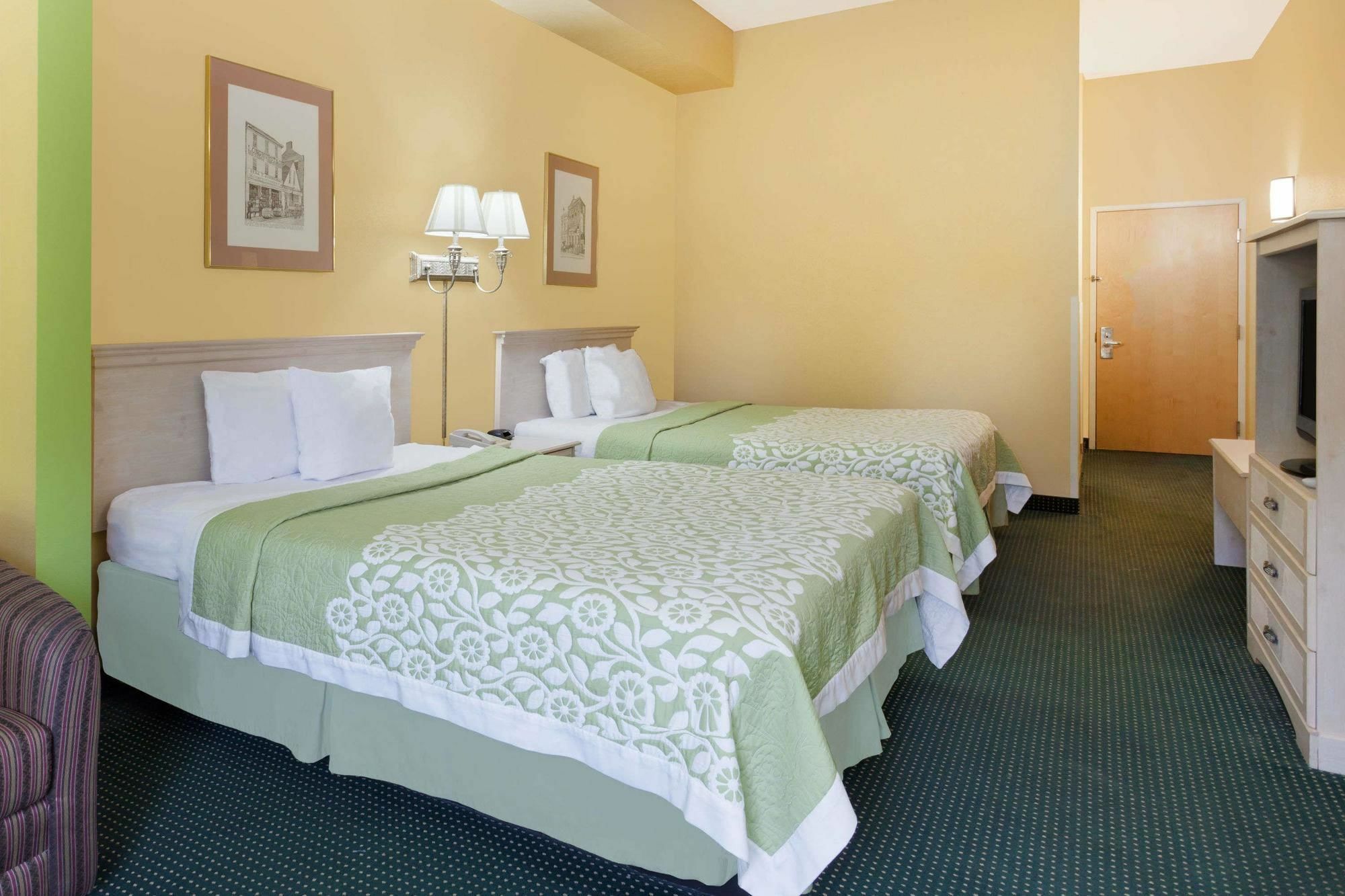 Days Inn & Suites By Wyndham Murfreesboro Exteriör bild